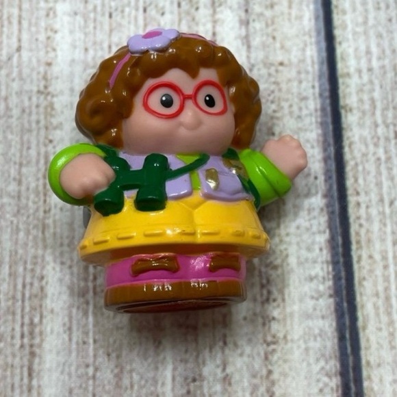 Little People Fisher Price Girl W/Binoculars 2008 Replacement Part - Picture 1 of 5